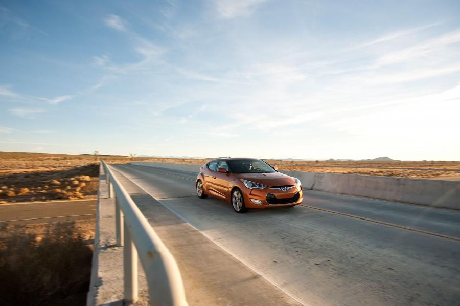  Hyundai Veloster 2011 года  (фото 11 из 184)